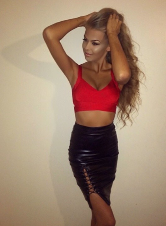 tightshinelover:  Sylvija Vasilevska