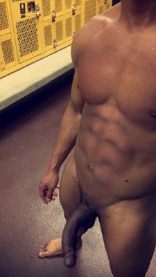 bigdicksinpublic:  Took these at the gym