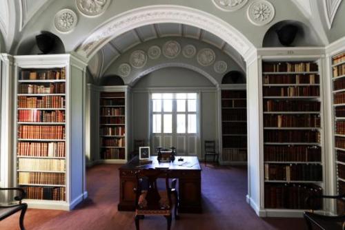 cair–paravel:The book room in Wimpole Hall, Cambridgeshire. The room was designed by Sir John 