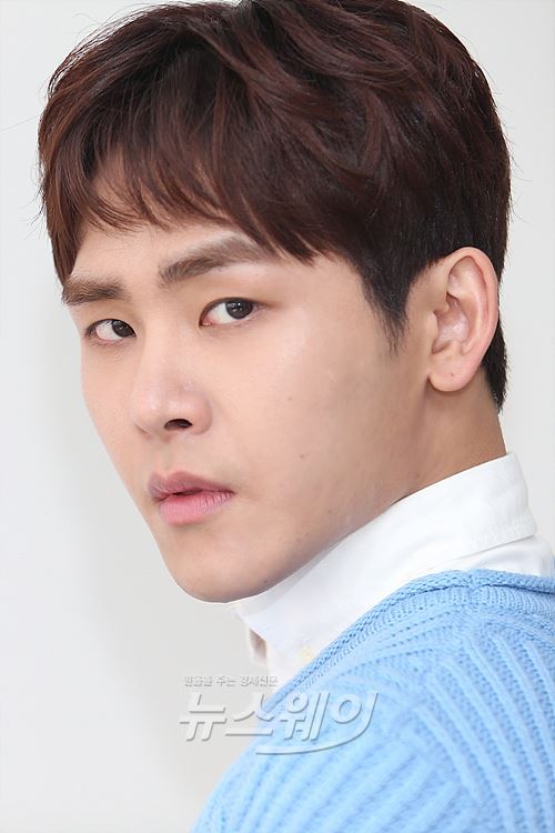 160319 HY promoting his movie debut ‘HIYA’ (cr newsway)