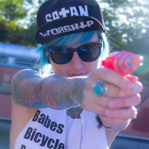 deadbysharkattack:  i love this girlGlitch i fucking love youuuuu!!!!!