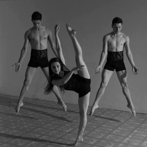 exguyparis:  Junior García, Mairita Barbosa and Walter Cárdenas - Azul Danza Contemporánea