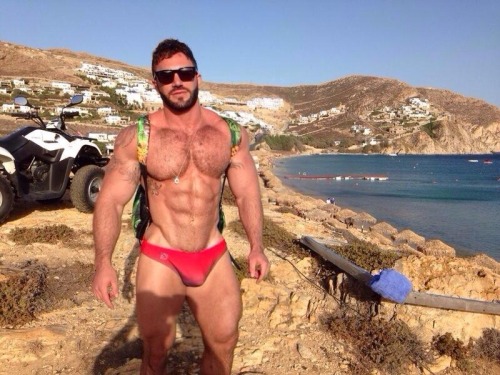 cuddlyuk-gay:    I generally reblog pics of guys with varying degrees of hair, if you want to check out some of the others, go to: http://cuddlyuk-gay.tumblr.com  