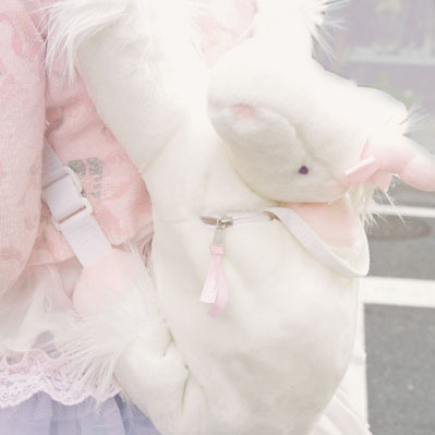 seonuel:  I really love these pastel coloured backpacks! 