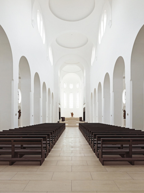 bravosebastian:  Refurbishment and Redesign St. Moritz Parish Church in Augsburg / John Pawson 