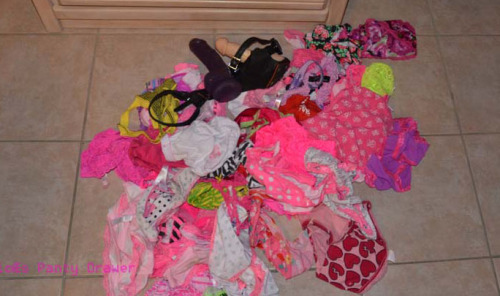 Porn photo underweardrawers:  Bright pink underwear