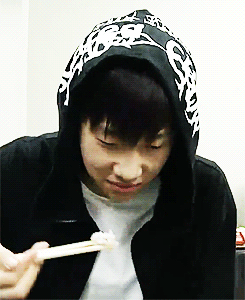 seokbebe:  nom nom gyu ;;  
