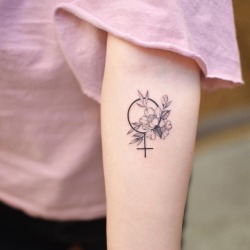 Venus Symbol Tattoo Artist: Tattooist Grain - Hongik.Univ.Station, Seoul, Korea