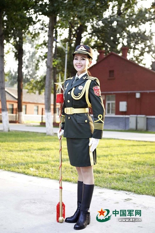 allaboutmilitary192781:Sexy Chinese female soldiers