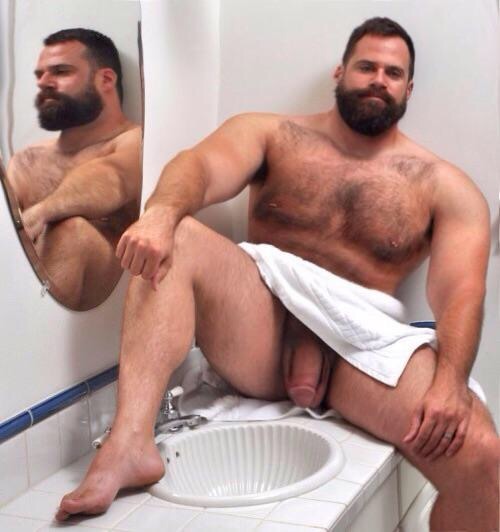 Awesome looking man - handsome, sexy, and built - WOOF