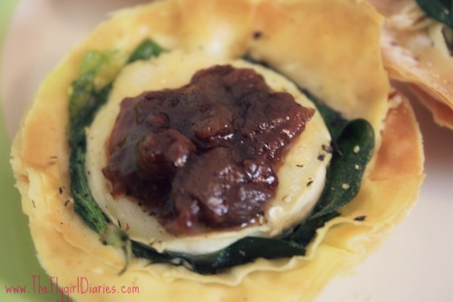 Goats cheese tarlettes topped with chutney-Mango &amp; Plum