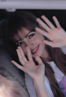 laliisoo: her cute doe eyes