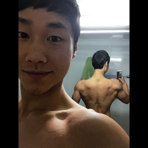 https://gaykoreandude.tumblr.com/post/118396094518