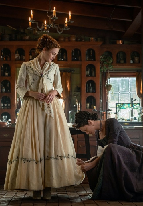 Promise Me You’re Coming Back: Everything We Know about Outlander Season 5 *Updated with Wedding Pho