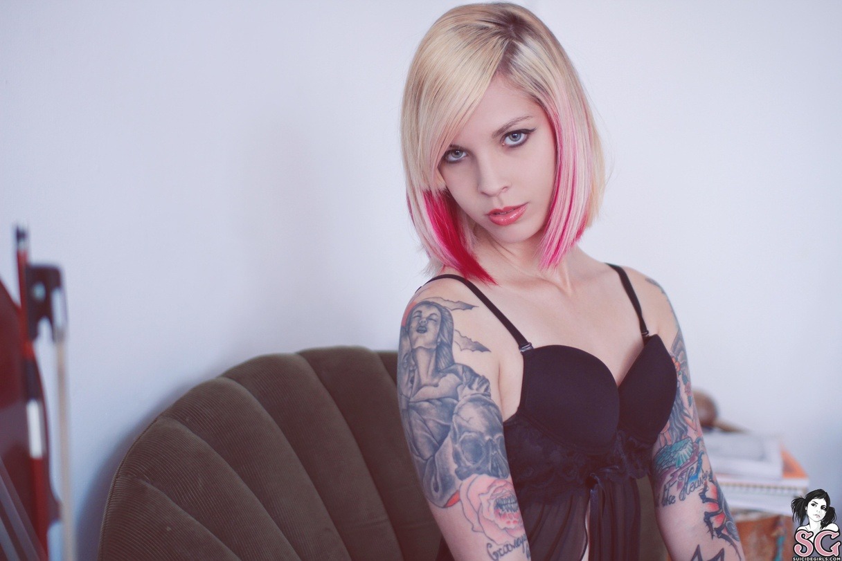 suicidegirlslover:  Kattyfox Suicide