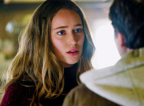 celebritiesandmovies: Alicia Clark - Fear the Walking Dead Season 2, Episode 5 ‘Captive’