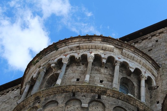 malemalefica:   ‪The beginning of the construction of the Cathedral of Anagni (Italy) in its current form dates back to San Pedro de Salerno,bishop of Anagni from 1062 to 1105. The most remarkable is its crypt, which they call the Sistine Chapel of