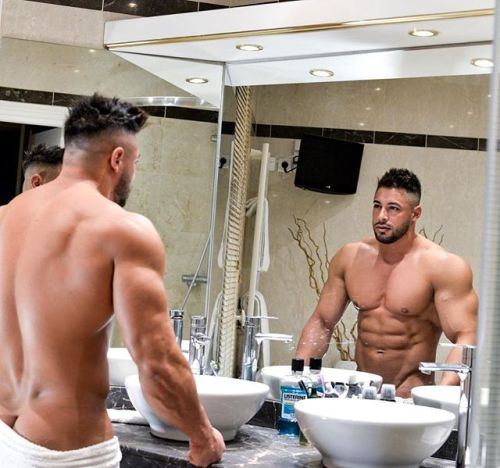 drwannabebigger: Dragos Syko Wow
