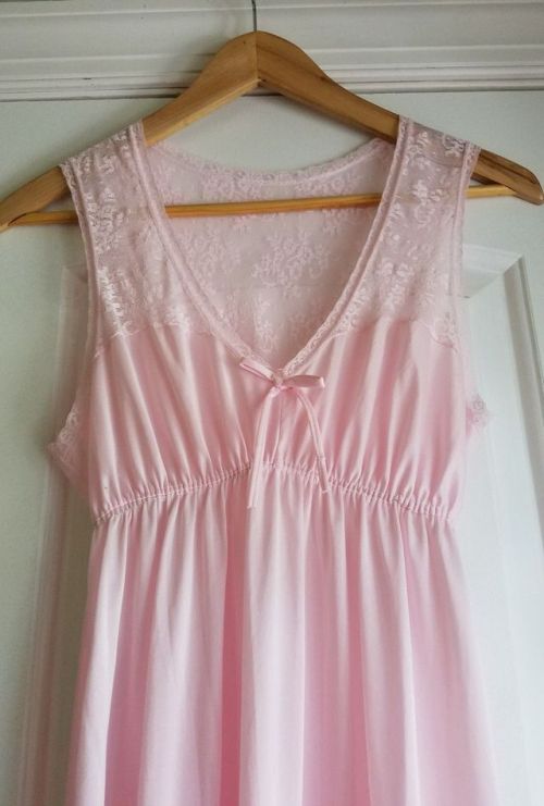 Porn acuriousidea:Vintage Pink Nightgown photos