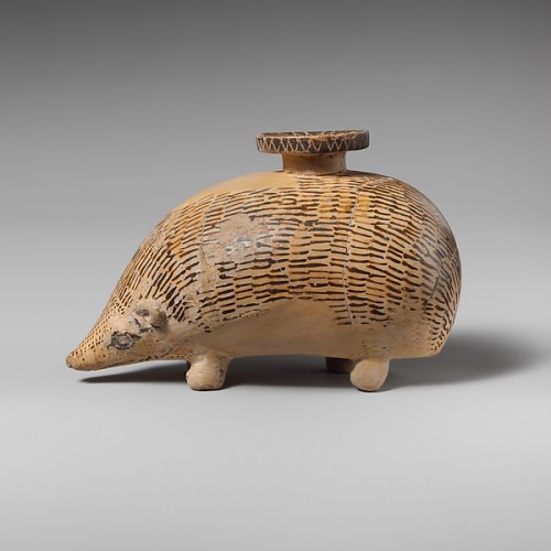 historyfilia:Terracotta aryballos (perfume vase) in the form of a hedgehog, mid-6th century B.C