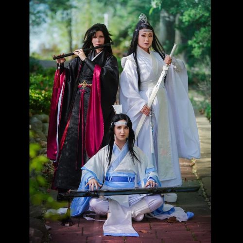 I made a photo gallery on my website for the MoDaoZuShi group cosplay we did at @animestl!!Link in