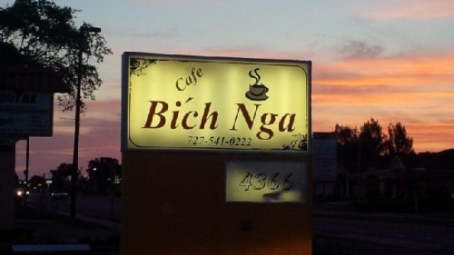 thebest-memes:  Poorly named restaurant in St. Pete, FL