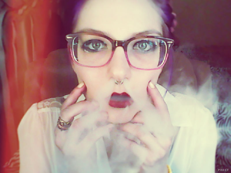 hellohalez0r:  With her wine-stained lips, yeah she’s nothing but trouble,Cold