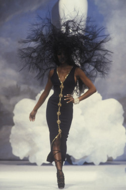 oddishtea: midnight-charm: Naomi Campbell at Chanel Spring / Summer 1992  Wow 
