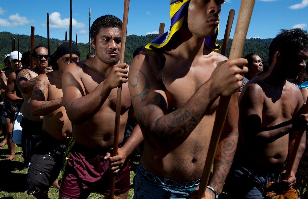 global-musings: A Maori dance group (Ruatahuna Kakahu Mauku Kapa Haka) practices