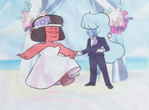 love-takes-work: The Ruby & Sapphire wedding shirt is now in Hot Topic’s store and available for purchase! The Pink Diamond Funko Pop is now a keychain, too. 