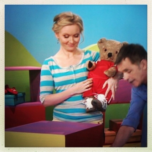 phryneandjack:More fabulous Essie on Play School this morning. Sadly I couldn’t grab a shot of her i