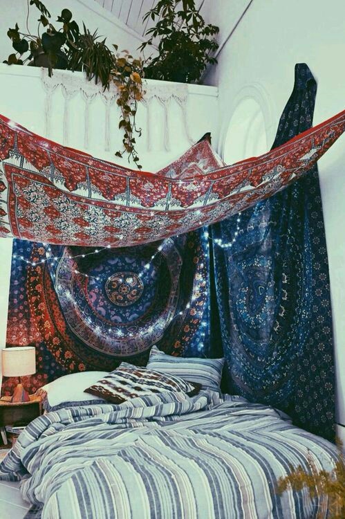 bvddhist:   organic | spiritual | hippie 