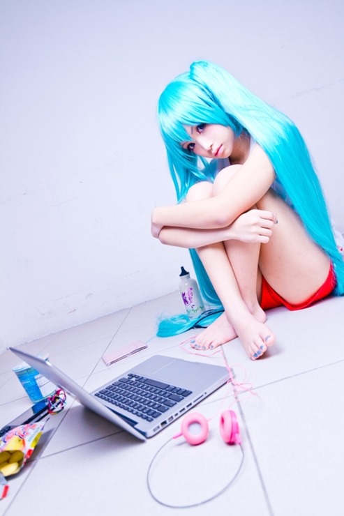 weheartcosplay:  Hatsune Miku - VocaloidCosplayer: Lei Sakuragi