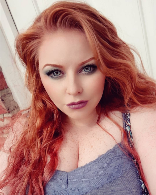awesomeredhds02: model_vampire_princess #redhead#altredhead #waveyhairdontcare#redheads_of_insta #re