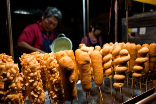 stories-yet-to-be-written:Asian Street Food1. Kolkata, India. Photograph by Mahfuzul Hasan Bhuiyan. 