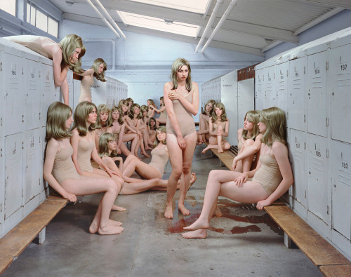 from1826:  “Changin Room”, photographie de Julia Fullerton-Batten  Source :http://www.loeildelaphotographie.com/fr/2015/03/31/article/27623/julia-fullerton-batten-selection-de-photographies-2004-2014/