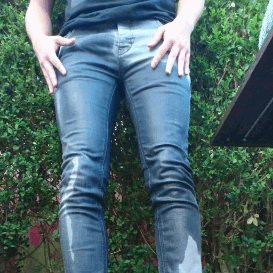 wetandhappy2020: omonotagain: omonotagain: jjbabb01:Really had to go ! I thought this was removed, r