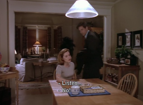 thexfiles:spookylifter:The X-Files: A Summary#this looks like a nick@nite family sitcom but the dram