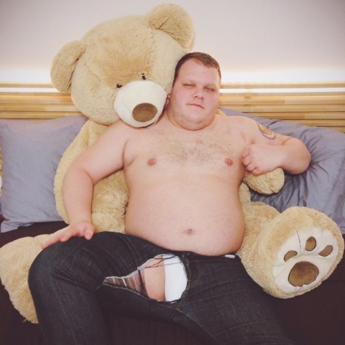 electricunderwear:  ace0329:  bigmenarebest:  This guys is sexy as fuck. his blog is chubxlife  :-) Woof!  Hell yeah he is