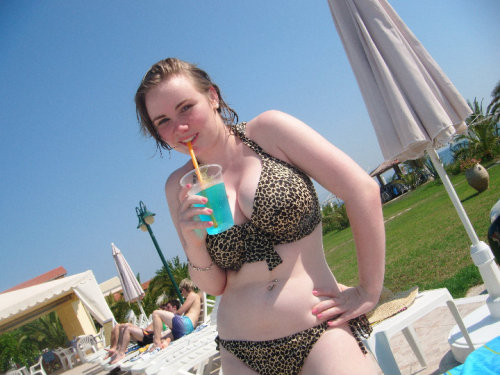 bawbsbeautys: Blue Summer Drinks! And the day by the pool! I&rsquo;d like her slurping