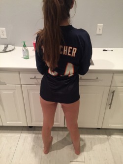 xohouseofballoonsxo:  go bears !