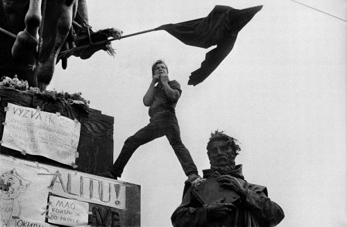 soldiers-of-war:Prague Spring. August 1968. Czechoslovakia. Josef Koudelka/Magnum Photos