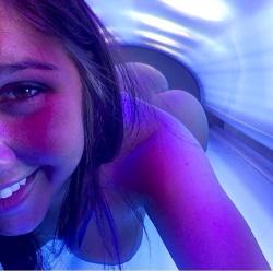 flawlessteenz:  Bored in tanning bed