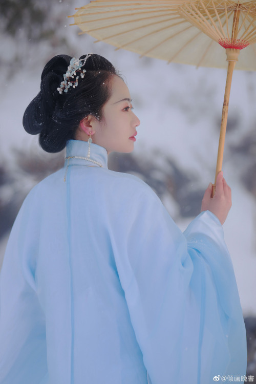 chinese hanfu by 倾画晚書