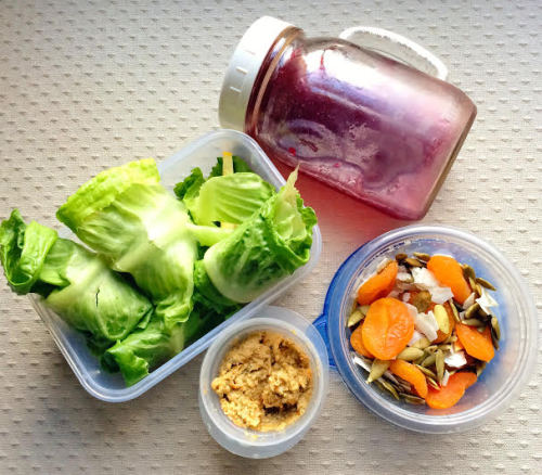 happyvibes-healthylives:    To-go Lunchbox Ideas: spring rolls w/veggies & peanut sauce*cherry t