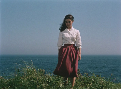 365filmsbyauroranocte: Aozora musume (a.k.a. The Blue Sky Maiden) (Yasuzo Masumura, 1957)