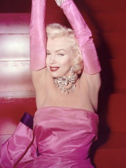 Porn photo princess-lointaine:marilyn monroe and pink