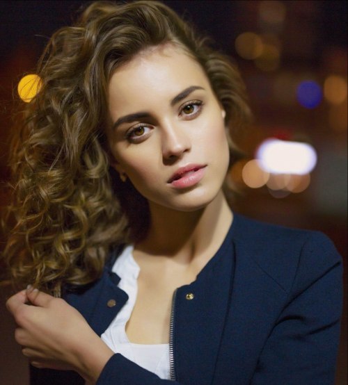 https://amazinggirlsphotos.tumblr.com/post/155494159205