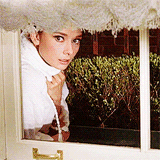 omeolife:  Holly Golightly - Breakfast at Tiffany’s (1961)