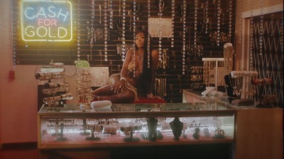 prettyvixenavenue:Visuals of Summer Walker’s new music video “Come Thru” featuring Usher. Directed by Lacey Duke